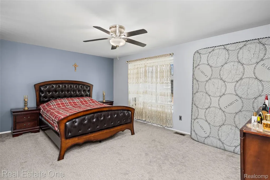 29888 City Center Drive Warren City MI 48093