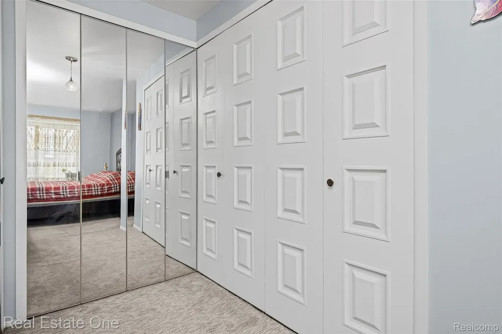 29888 City Center Drive Warren City MI 48093