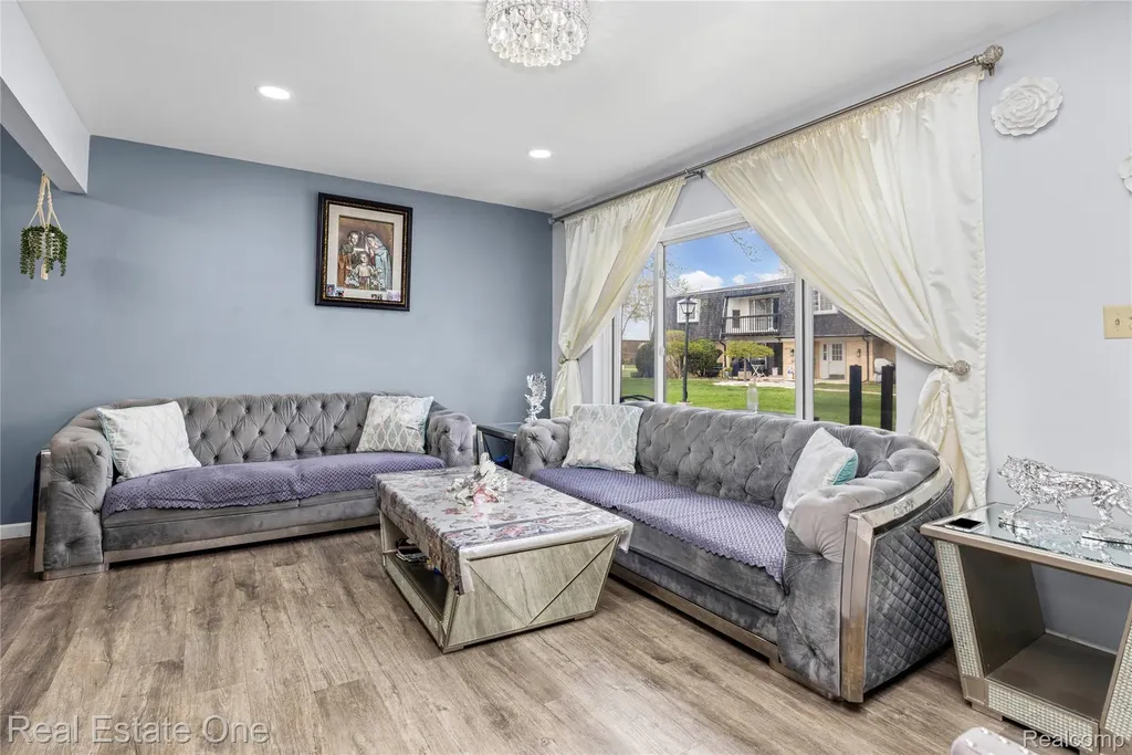 29888 City Center Drive Warren City MI 48093