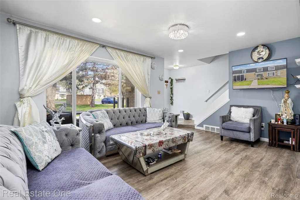 29888 City Center Drive Warren City MI 48093