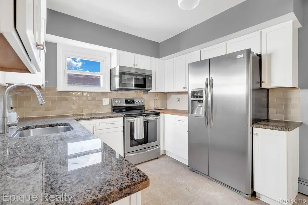 3363 Meinrad Drive Waterford Charter Township MI 48329