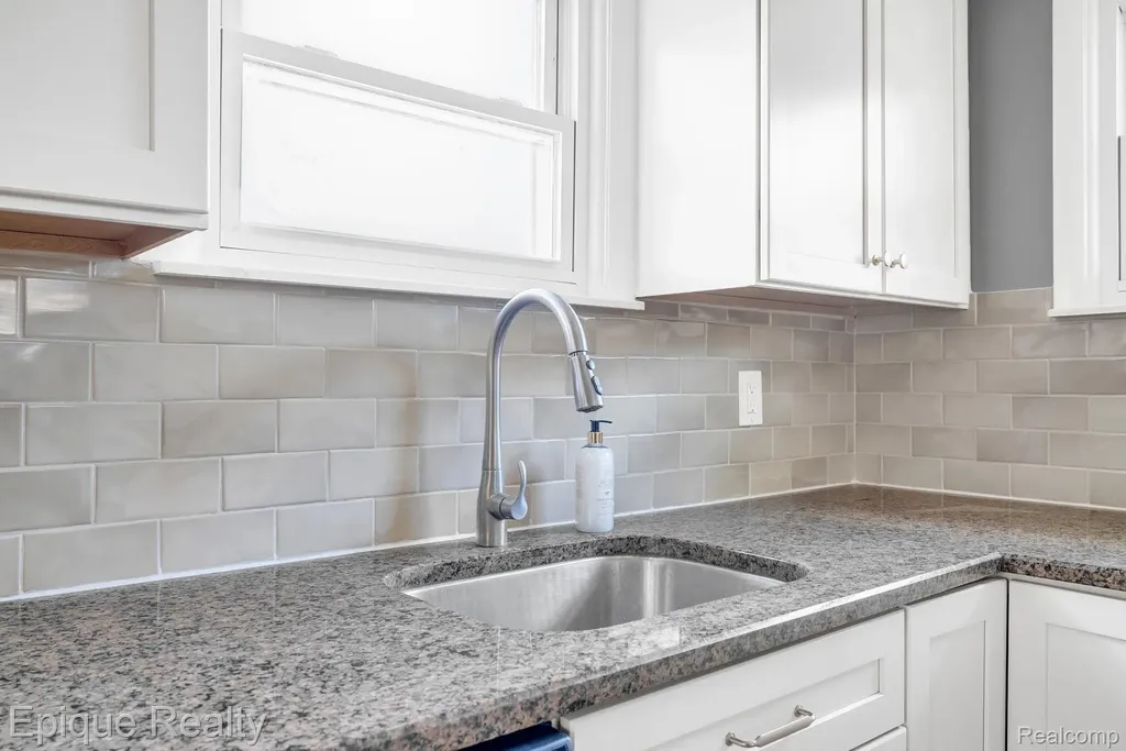 3363 Meinrad Drive Waterford Charter Township MI 48329