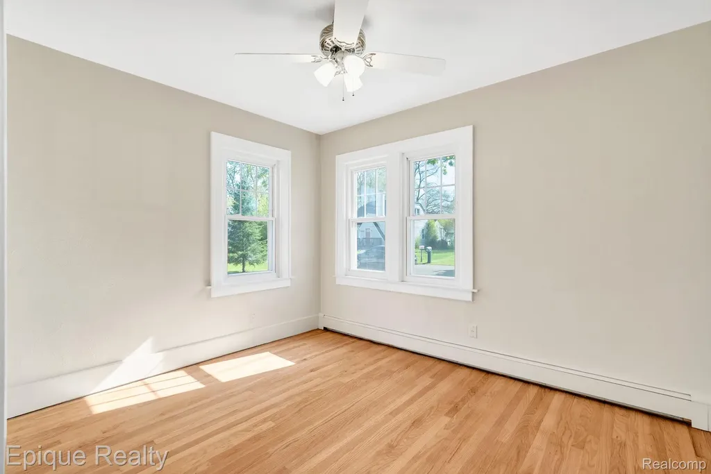 3363 Meinrad Drive Waterford Charter Township MI 48329