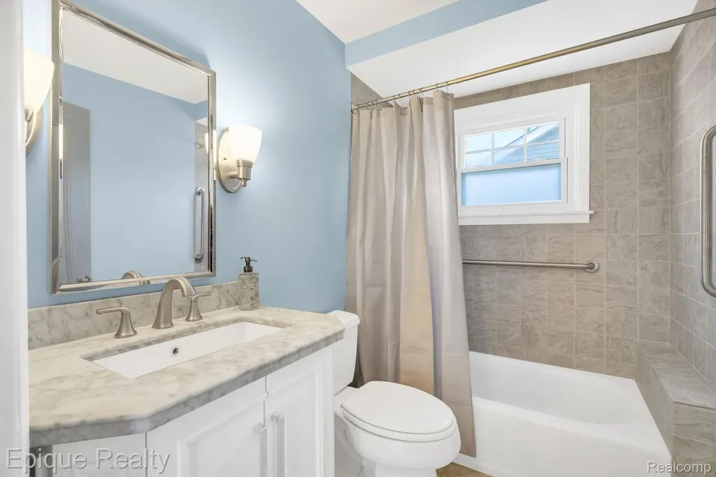 3363 Meinrad Drive Waterford Charter Township MI 48329