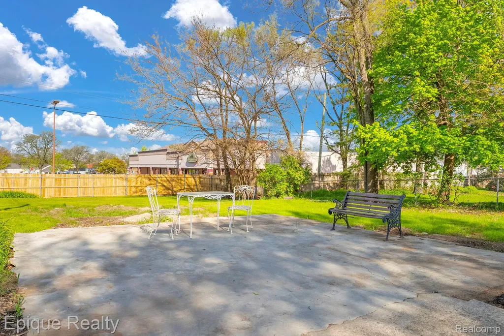 3363 Meinrad Drive Waterford Charter Township MI 48329