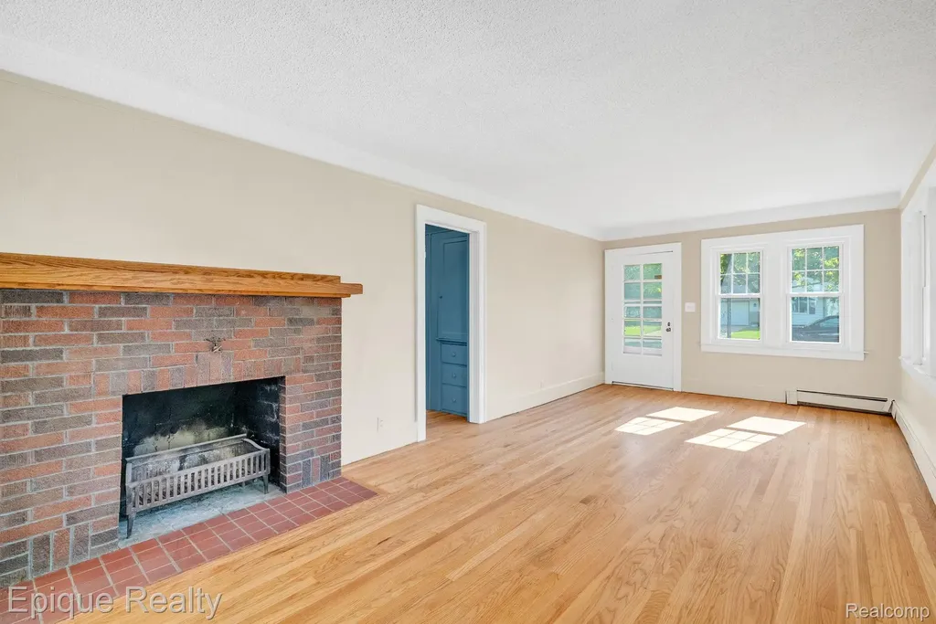 3363 Meinrad Drive Waterford Charter Township MI 48329