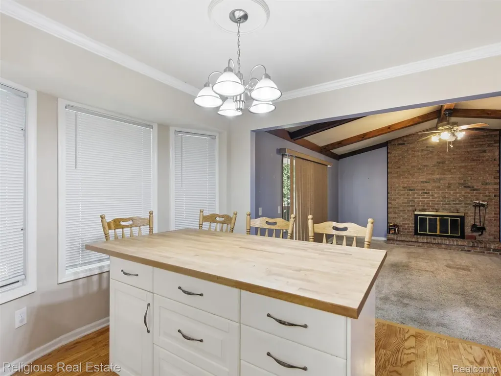 34184 Haldane Drive Livonia City MI 48152