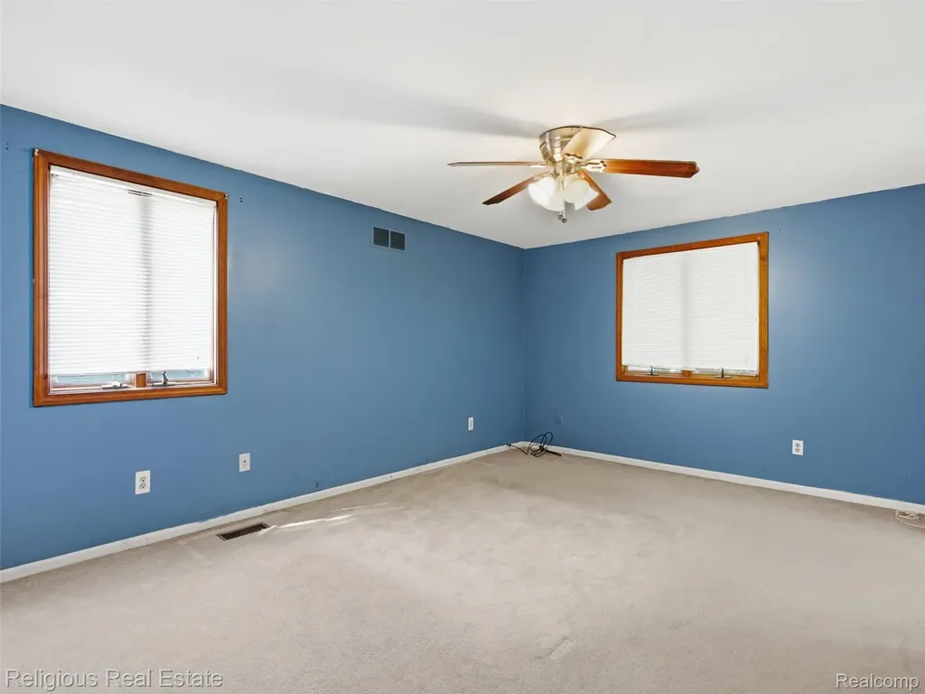 34184 Haldane Drive Livonia City MI 48152