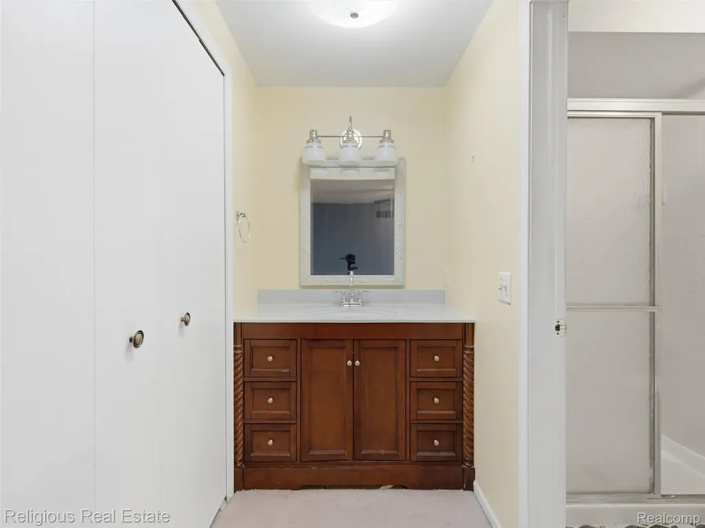 34184 Haldane Drive Livonia City MI 48152