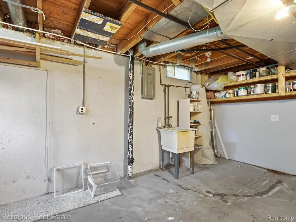 34184 Haldane Drive Livonia City MI 48152