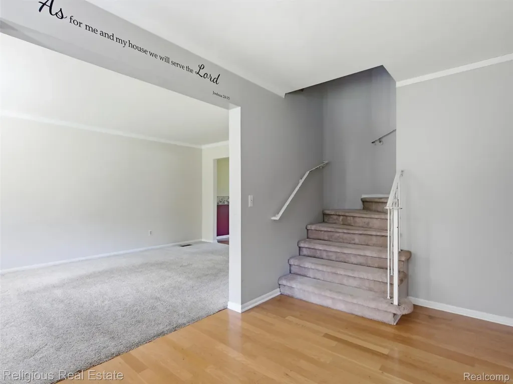 34184 Haldane Drive Livonia City MI 48152