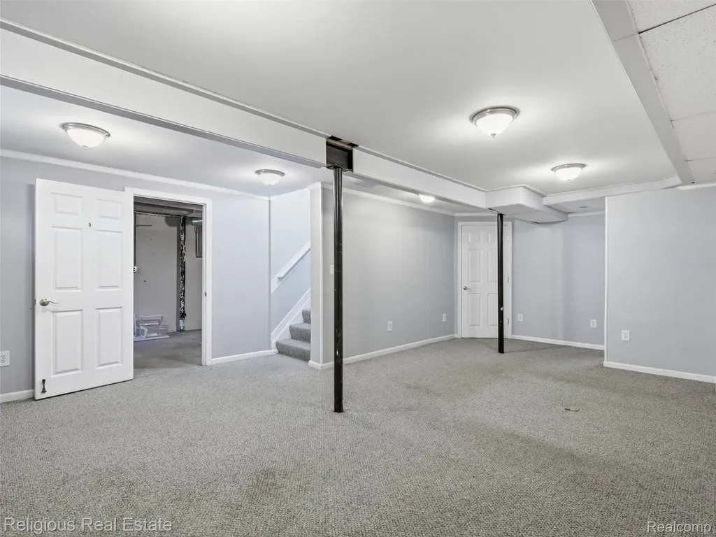 34184 Haldane Drive Livonia City MI 48152