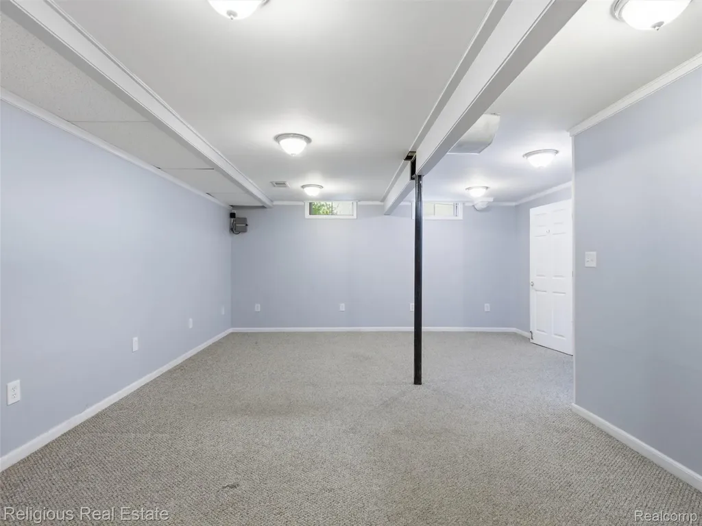 34184 Haldane Drive Livonia City MI 48152