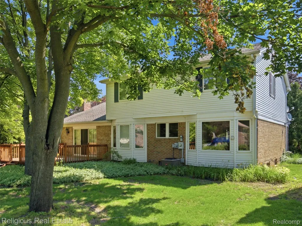 34184 Haldane Drive Livonia City MI 48152