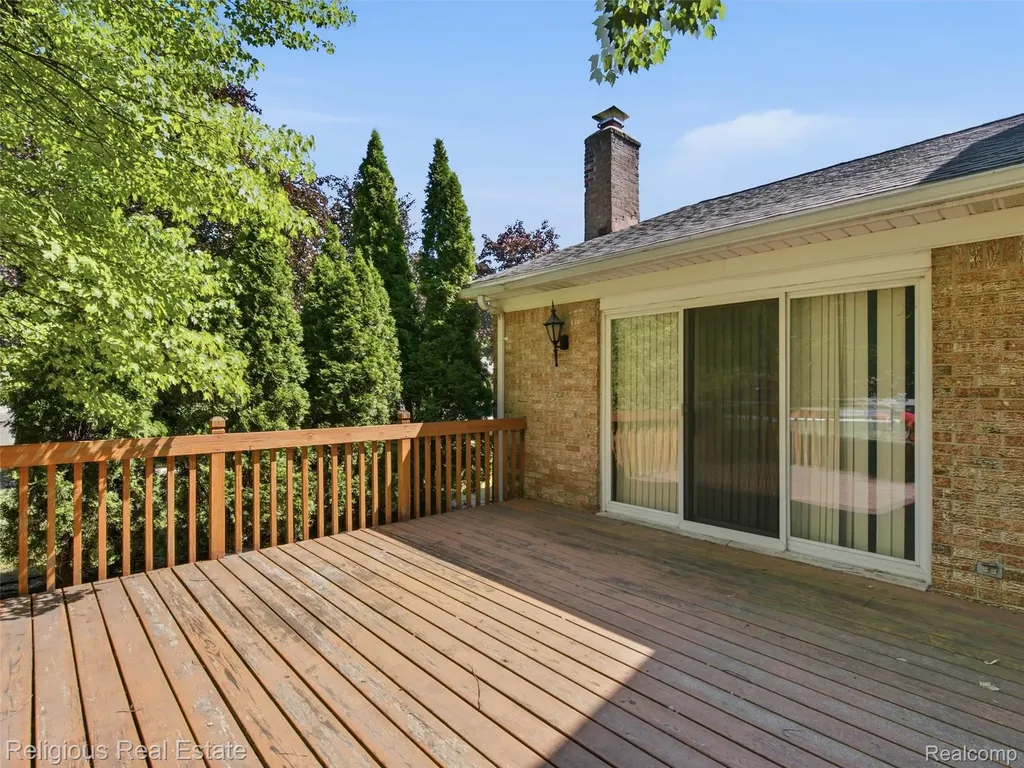 34184 Haldane Drive Livonia City MI 48152