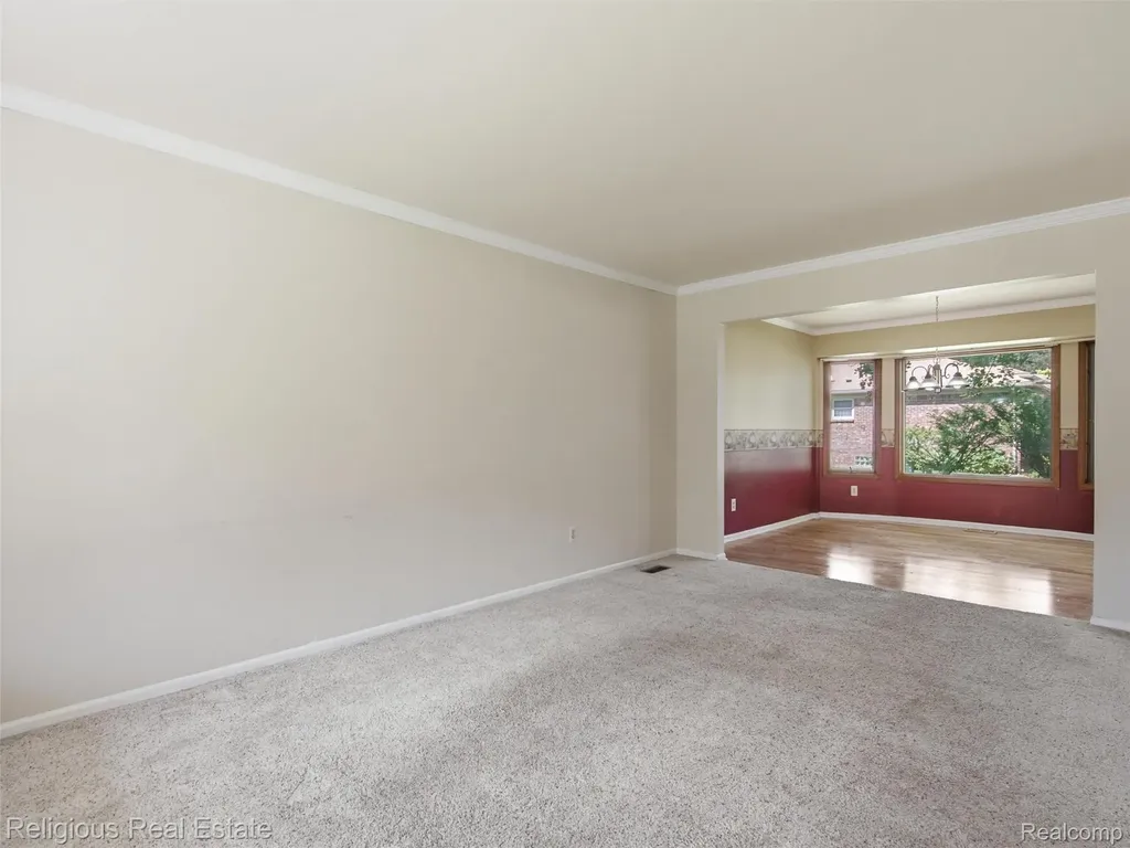 34184 Haldane Drive Livonia City MI 48152