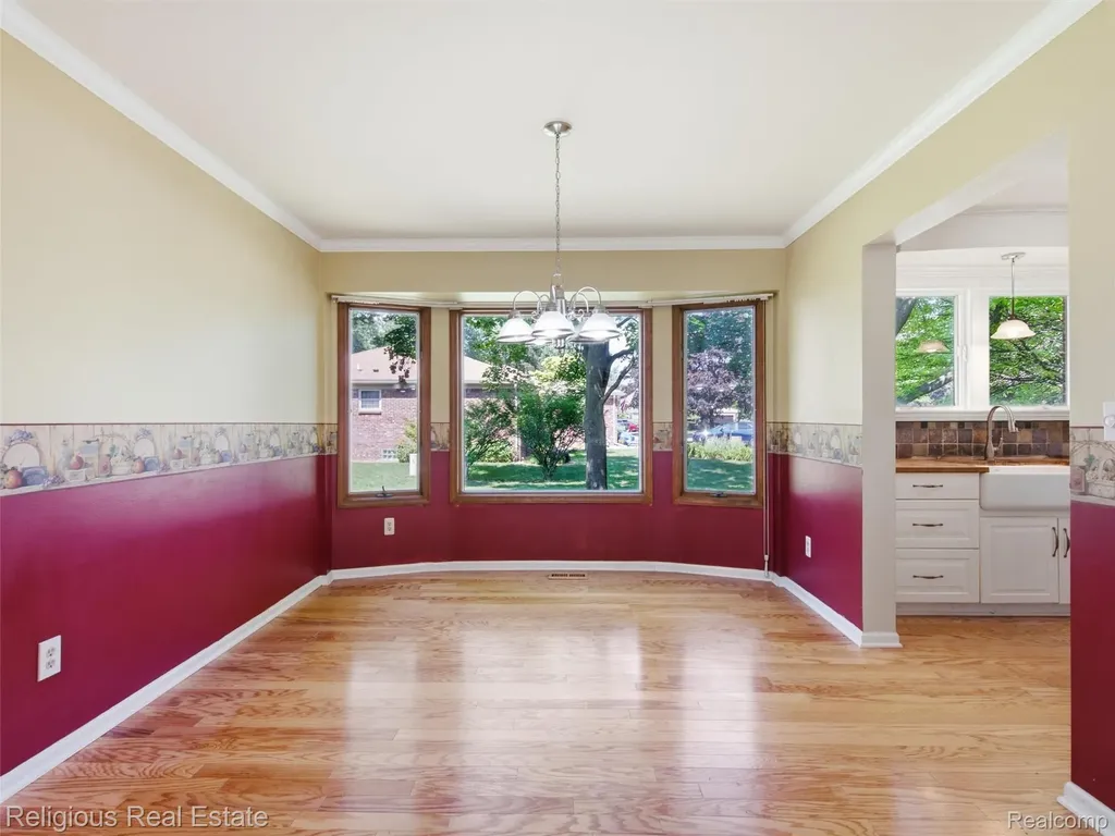 34184 Haldane Drive Livonia City MI 48152