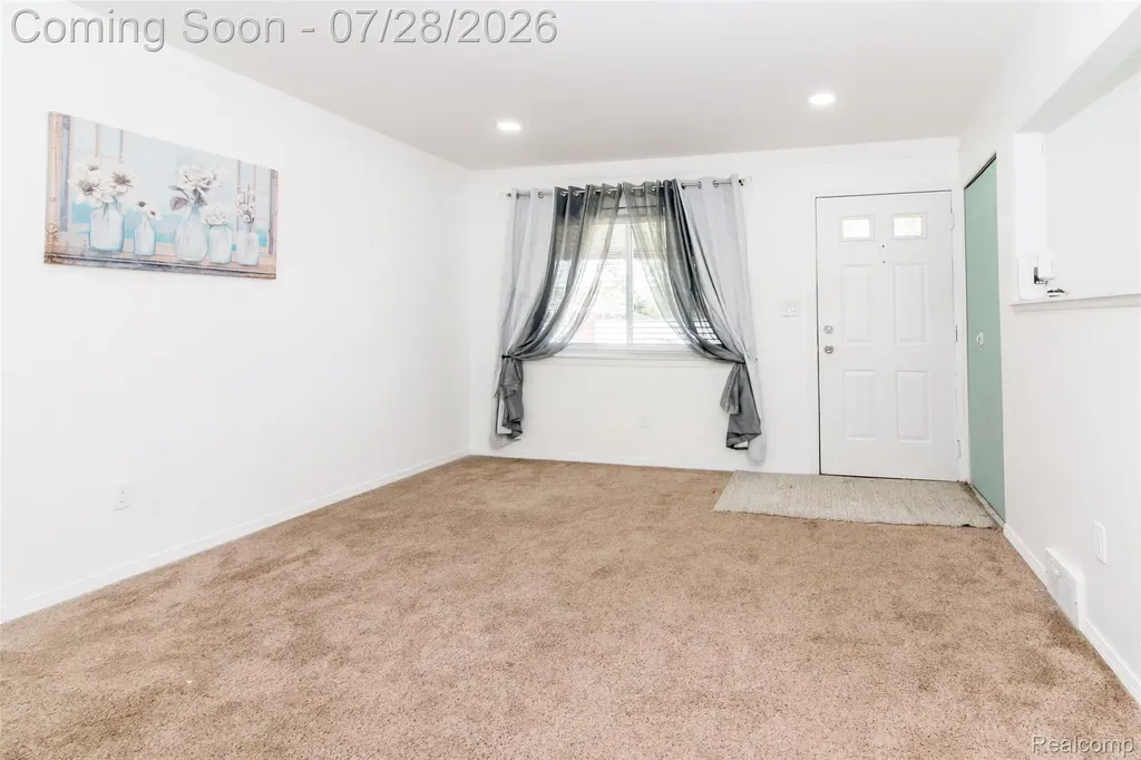 32000 Saint Margaret Street St. Clair Shores City MI 48082