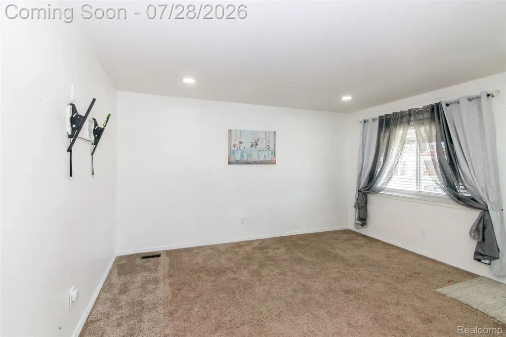 32000 Saint Margaret Street St. Clair Shores City MI 48082