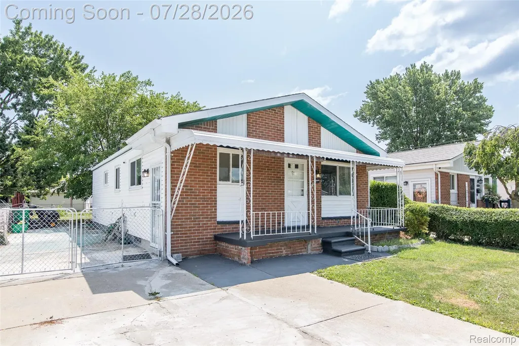 32000 Saint Margaret Street St. Clair Shores City MI 48082