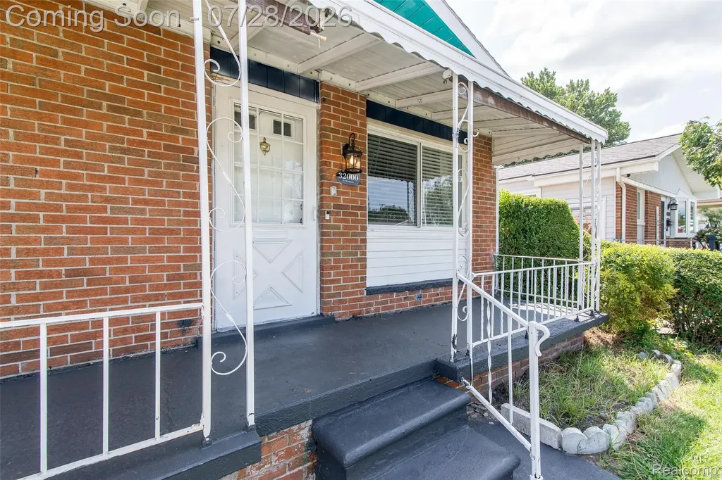 32000 Saint Margaret Street St. Clair Shores City MI 48082