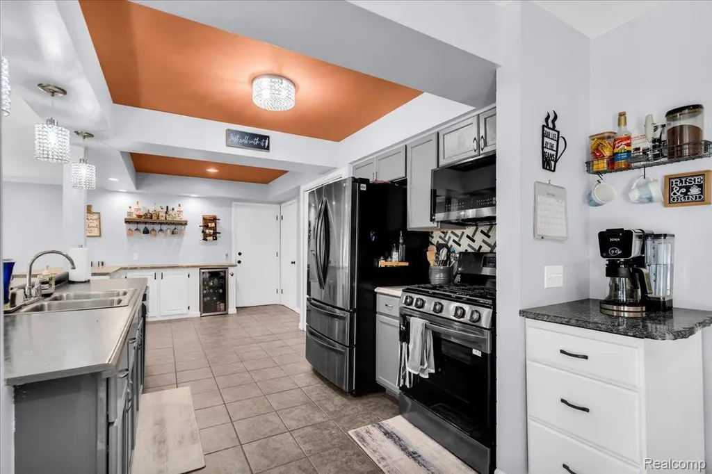 2700 N Hickory Lane Brandon Charter Township MI 48371