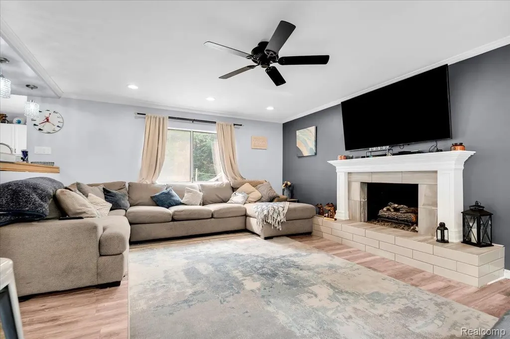 2700 N Hickory Lane Brandon Charter Township MI 48371