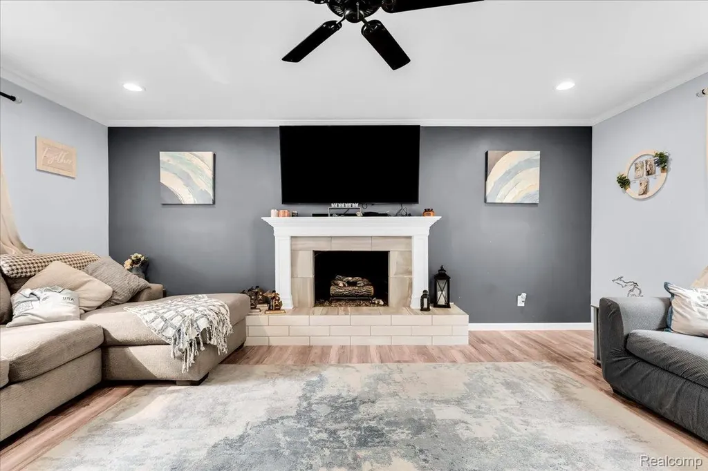 2700 N Hickory Lane Brandon Charter Township MI 48371