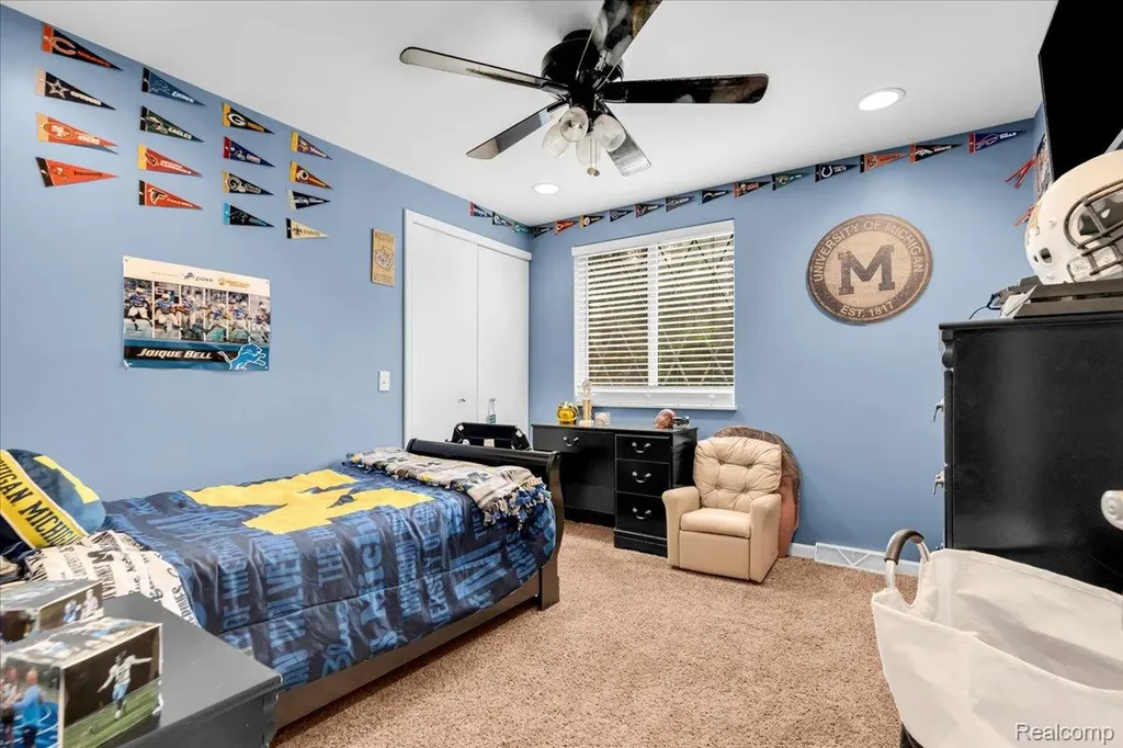 2700 N Hickory Lane Brandon Charter Township MI 48371