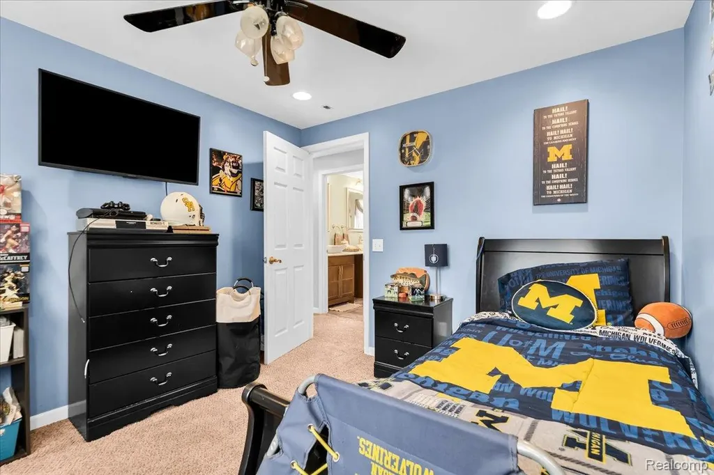 2700 N Hickory Lane Brandon Charter Township MI 48371