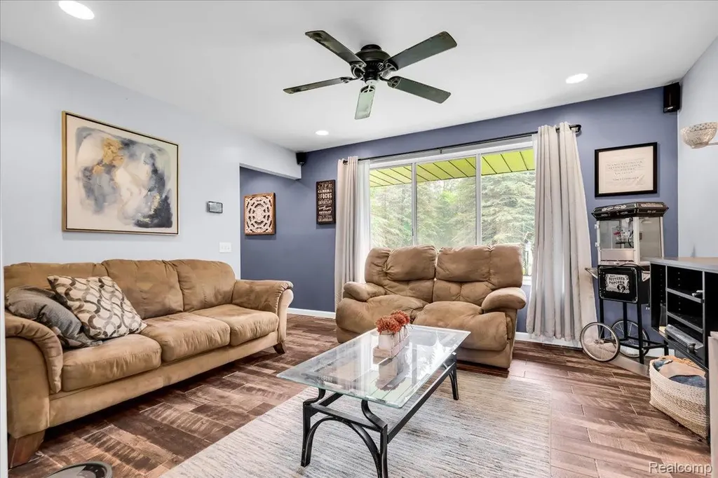 2700 N Hickory Lane Brandon Charter Township MI 48371