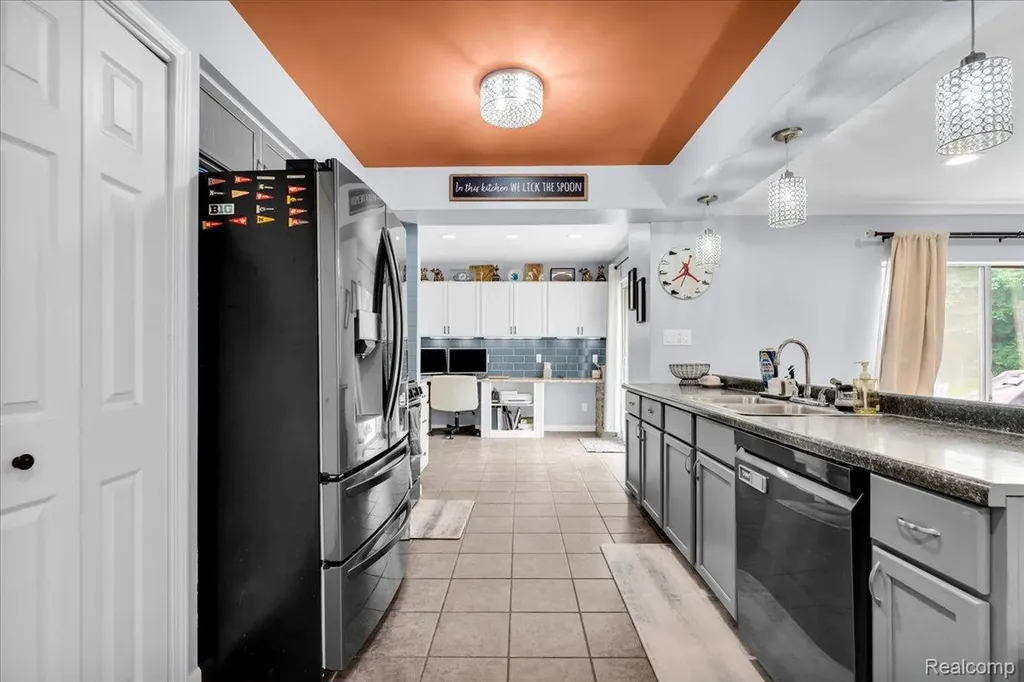 2700 N Hickory Lane Brandon Charter Township MI 48371