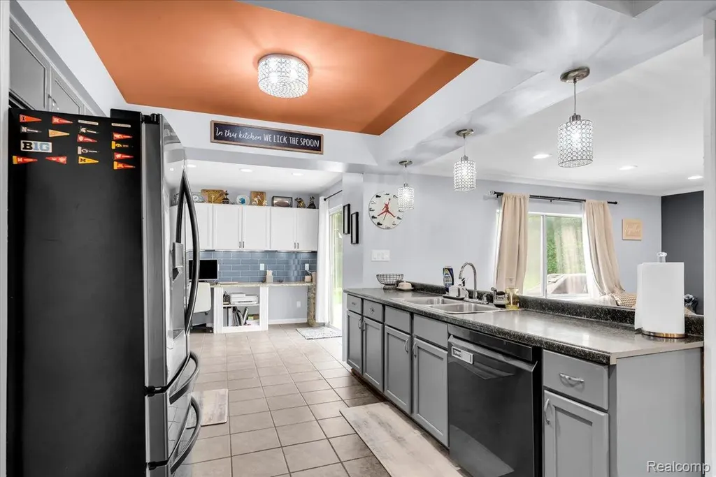 2700 N Hickory Lane Brandon Charter Township MI 48371