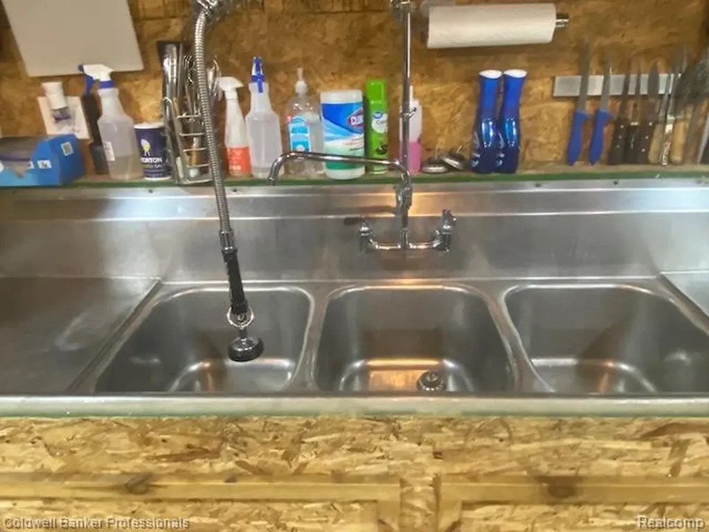 4615 Five Lakes Road Deerfield Township MI 48461