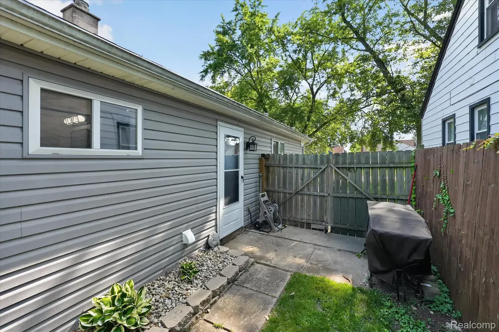 7936 Weddel Street Taylor City MI 48180