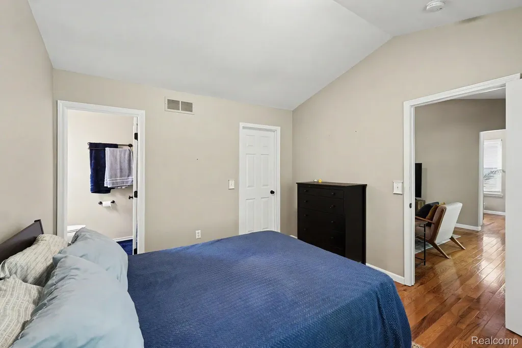 524 Mill Pond Drive Fenton City MI 48430