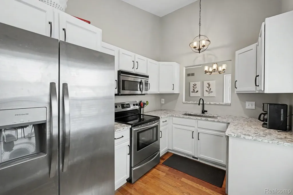 524 Mill Pond Drive Fenton City MI 48430