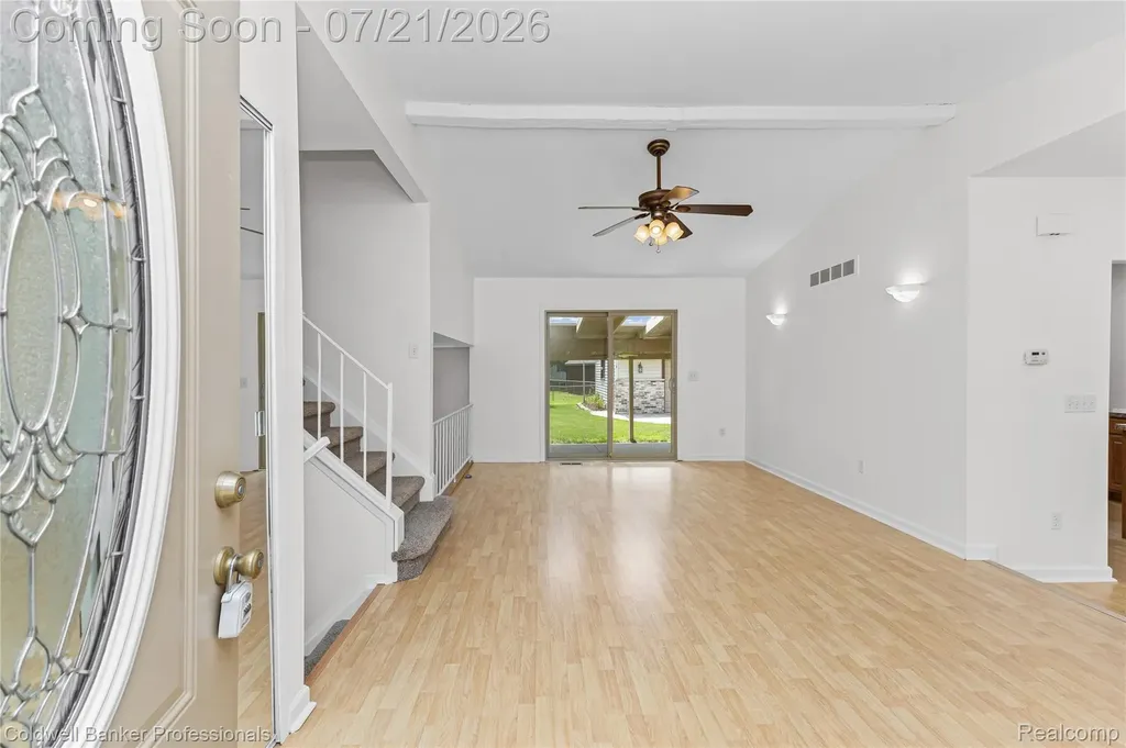 19272 Lloyd Drive Clinton Charter Township MI 48038