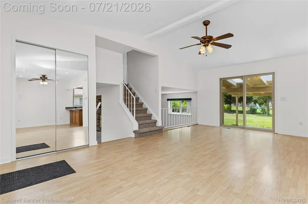 19272 Lloyd Drive Clinton Charter Township MI 48038