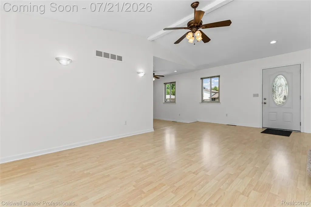 19272 Lloyd Drive Clinton Charter Township MI 48038