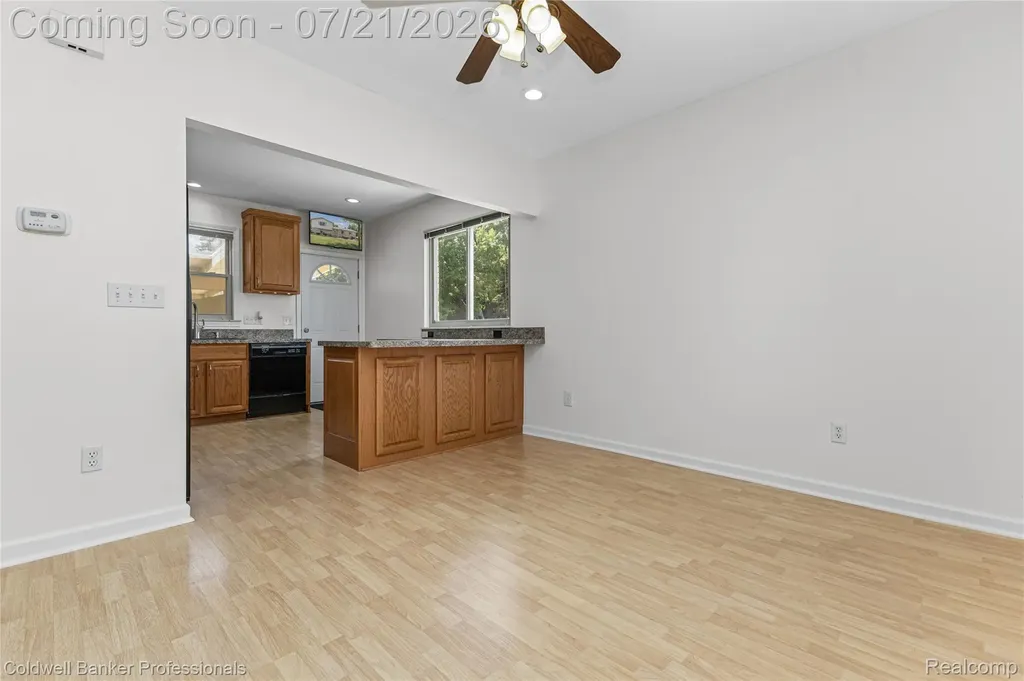 19272 Lloyd Drive Clinton Charter Township MI 48038