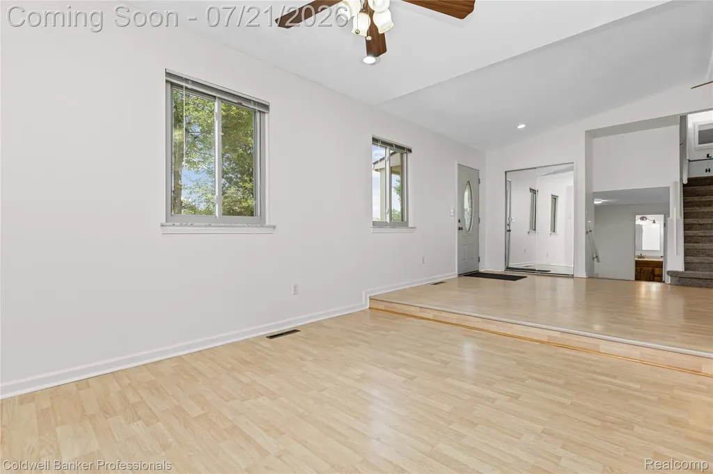 19272 Lloyd Drive Clinton Charter Township MI 48038