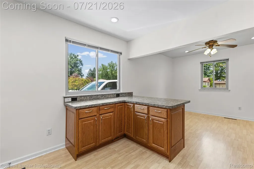 19272 Lloyd Drive Clinton Charter Township MI 48038
