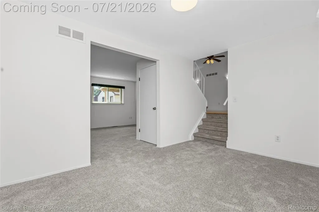 19272 Lloyd Drive Clinton Charter Township MI 48038