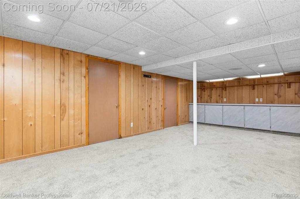 19272 Lloyd Drive Clinton Charter Township MI 48038
