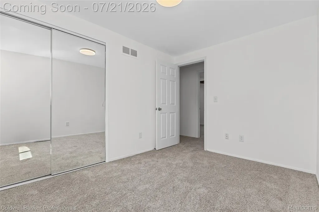 19272 Lloyd Drive Clinton Charter Township MI 48038