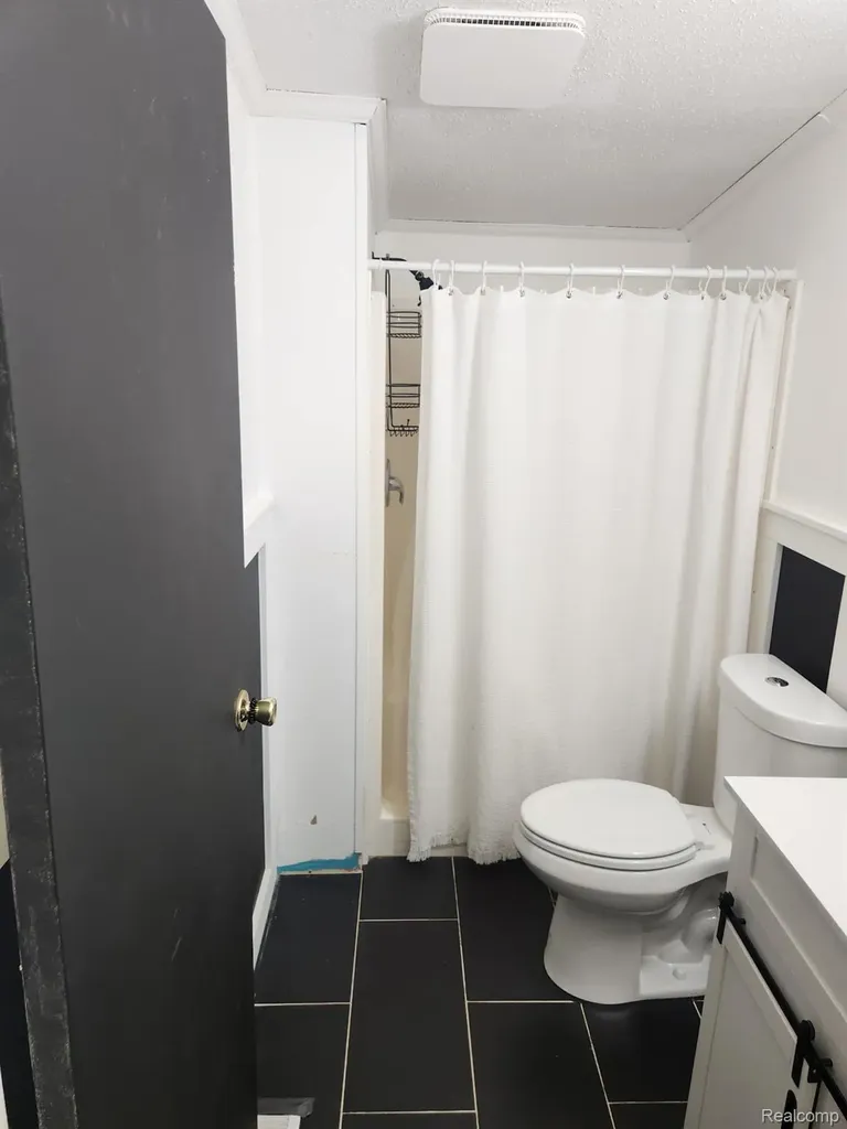 28868 Cherrywood Flat Rock City MI 48134