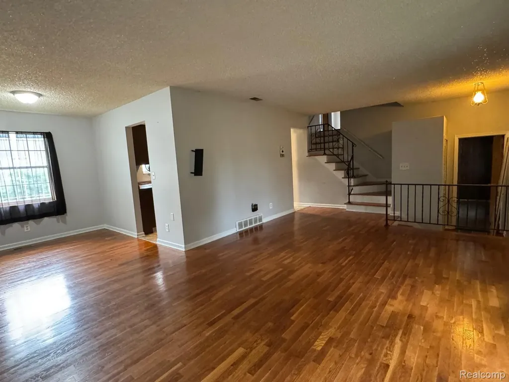 3301 Wolcott Street Flint City MI 48504