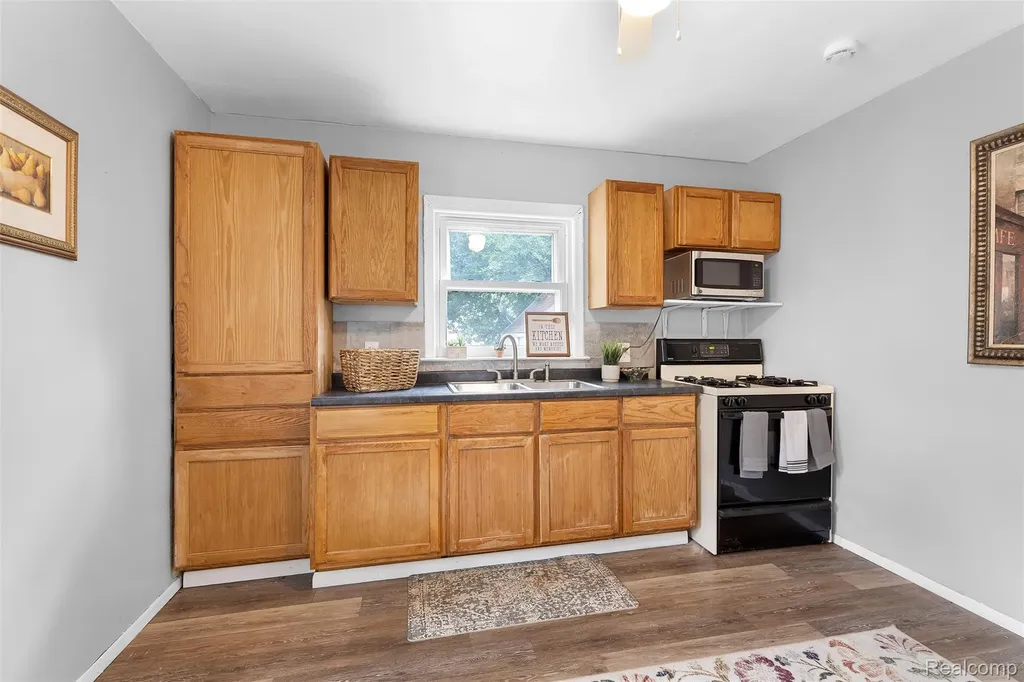 6310 Duncan Street Taylor City MI 48180