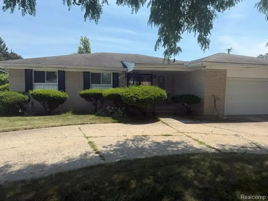 25544 Filmore Place Southfield City MI 48075